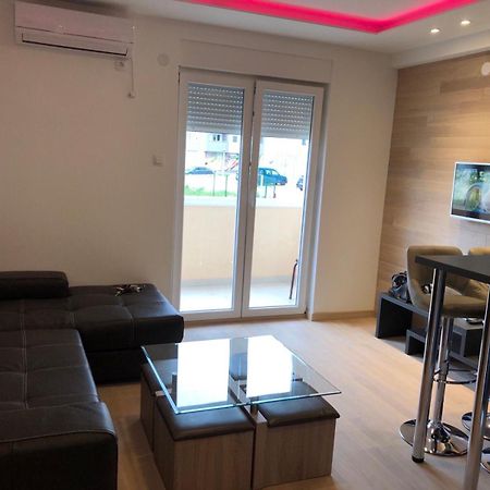 Aco Apartment 特雷比涅 外观 照片