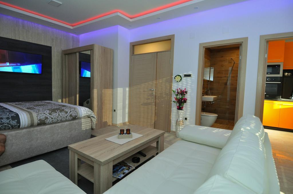 Aco Apartment 特雷比涅 外观 照片